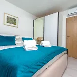 Modern Casa Di Lucija With Heated Pool, Near Airport, Own Parking