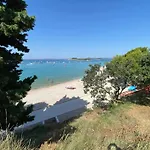 Beach House Mane Sol Pakostane