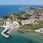 Apartments Le Mare - Pool, Sandstrand, Meerblick, W-Lan, Grill