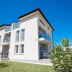 Apartments Villa Navi