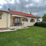 Holiday House Green Dream