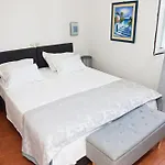 Beachfront Apartment - Janice Beach Pakostane