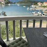 Apartments Ana By The Sea