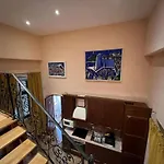 Amoret Apartments
