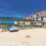 Cozy Apartment In Povljana With House Sea View
