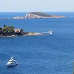Lovely Mediterranean Home Near The Beach