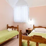 Villa With With 5 Apartments In Peracko Blato