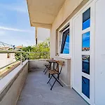 Rooms & Apartments Mirakul