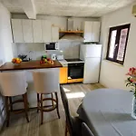 Village House Kate Dubravica