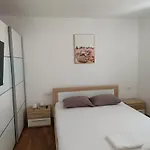 Apartment Ib Studio Tkon, Pasman