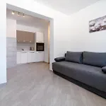Beautiful Apartment In Pridraga With Wifi