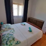 Apartment Roncevic With Fireplace, In Rovanjska