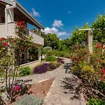 Madonna Field Apartment II