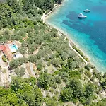 Holiday Home Nina Plitvine