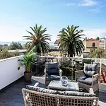 Luxurious Apartment In Zadar With Garden