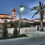 Luxurious Apartment In Zadar With Garden