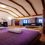 Spacious Holiday Home With Private Infinity Pool Superb Garden Terrace Bbq