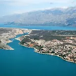 Charming Apartment In Maslenica With Balcony