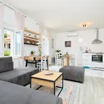 Apartment Voyager