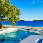Buqez Eco Resort - Beach Villa 28 - Directly By Beach