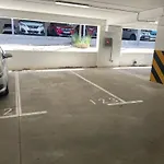 New Modern Apt Near Old Town - Private Parking