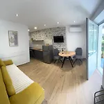 Eleonora Apartments