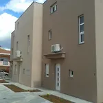 4 Bedroom Apartment With 3 Bathrooms And Private Parking - Apartments Orange