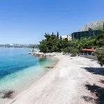 Apartmani Kate, Plat