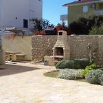 Apartment Put Draga