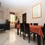Apartment Maras