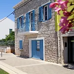 Luxory D-Rooms