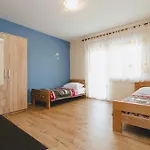 Spacious Apartment Borik & Parking