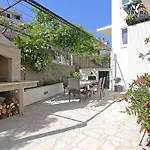 Apartment Pleasant Stay