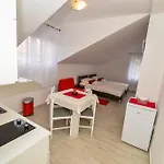 Arta Apartments