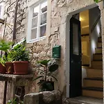 Roko House