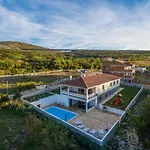 Villa More