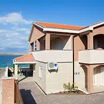 Apartments Vista