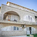 Apartment Dove With Sea View And Free Parking