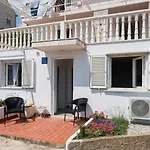 Apartment Semi