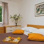 Spacious Apartment In Dubrovnik With Private Garage