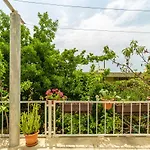 Studio Kristic, Cozy Studio With A Terrace