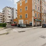 Apartment Romansa