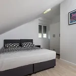 Apartment Hedonist
