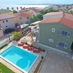 Villa Maraschino