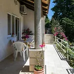 Apartments Elelu - Two-Bedroom Apartment With Terrace