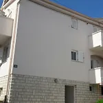 Apartments Bacvar 32