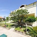 Luxury Apartment Issa