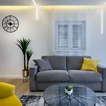 Downtown Marcius Luxury Apartment With Jacuzzi & Sauna