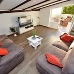 Holiday Home Pavlovi Dvori