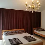 Rooms & Apartments Hegic